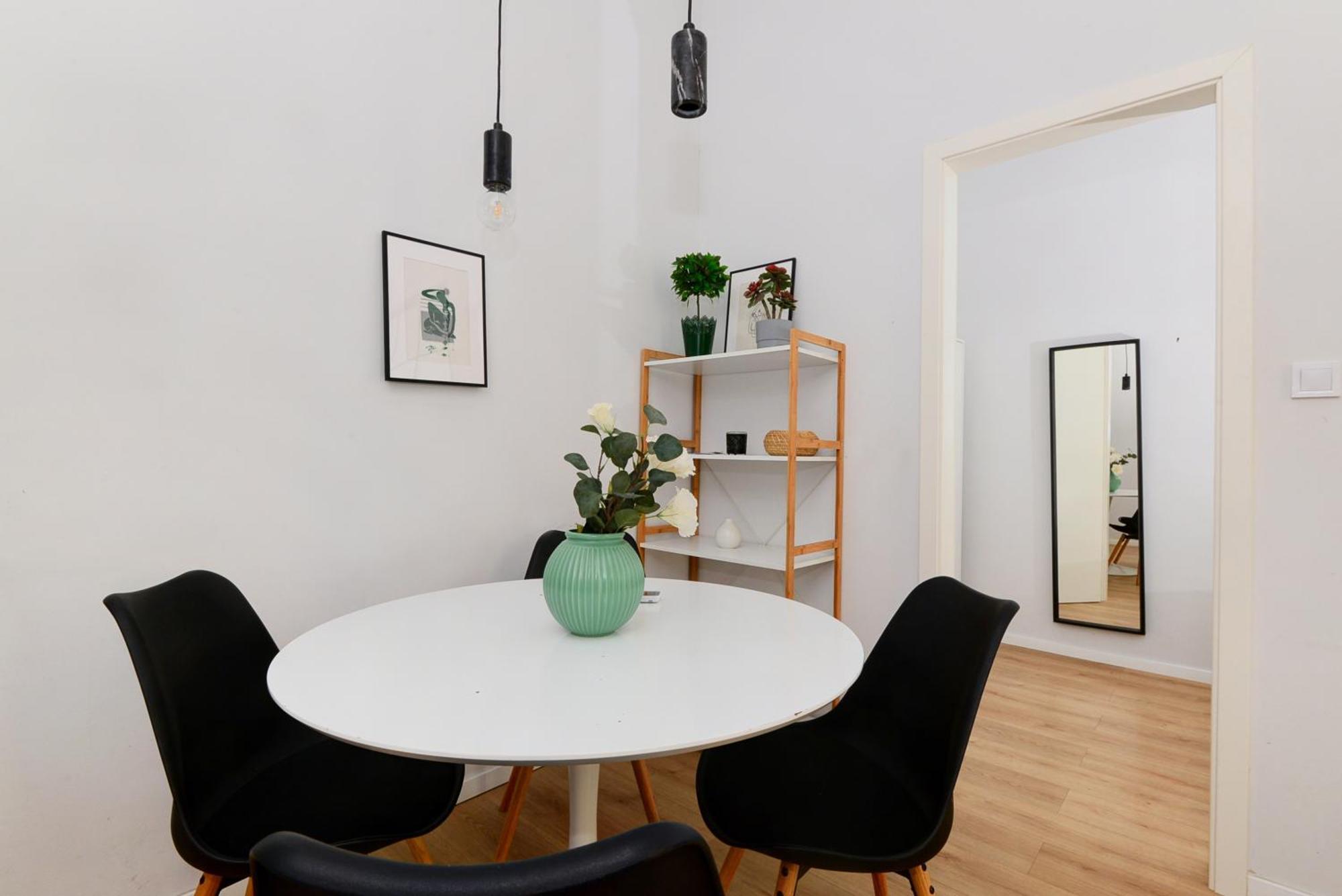 Avocado K42 Apartment